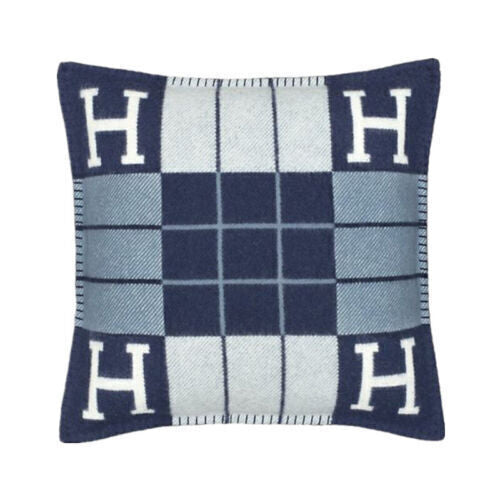 HANNA PILLOW